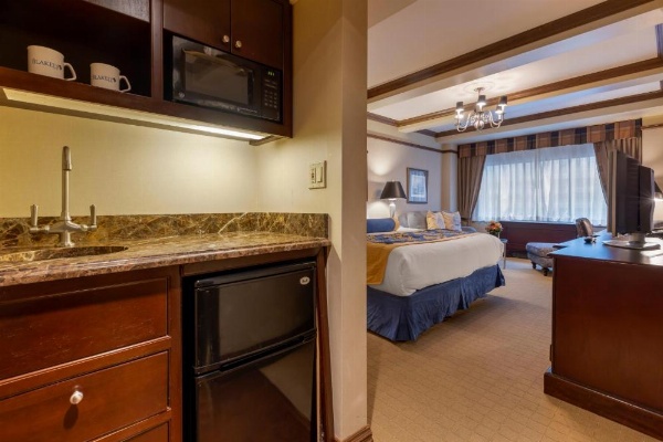 The Blakely by LuxUrban image 29